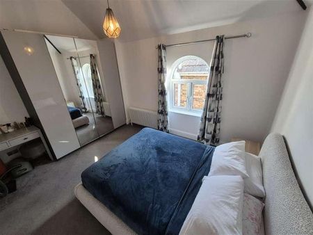 Mansfield Road, Poole, BH14 - Photo 2