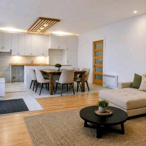 📍 Beauport – 3½ style loft sur 2 étages 💰 1 235 $/mois (non chauffé, non éclairé) 🎁 Internet inclus 📅 Libre le 1er août ou 1er septembre ✨ Possib - Photo 2