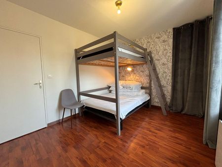 Location Appartement 3 pièces 73m² CHERBOURG-EN-COTENTIN 50100 - Photo 3