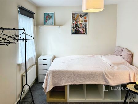 3 bedroom house to rent Girton Way, Mickleover, Derby, DE3 - Photo 4