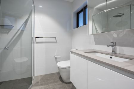 Luxury Studio Apartment - Photo 4