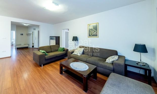 Priestranný, sympatický 4i byt 107 m2, s lodžiou a parkovaním - Fotografia 1