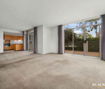 Comfortable living in a quality location - Photo 6