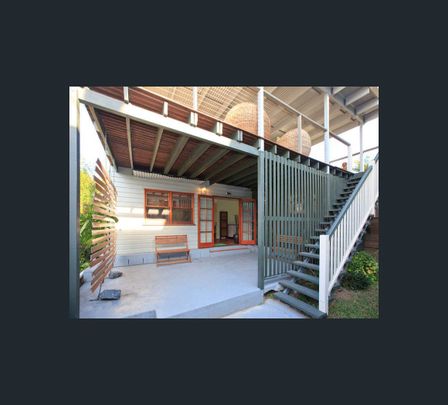 2/191 Norman Ave, Norman Park, Qld 4170 - Photo 1