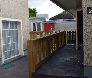 Twin bedroom in 5-bedroom apartment in Clondalkin, Dublin - Photo 1