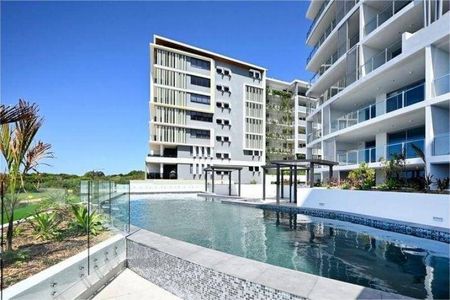 Luxury 2-bedroom ocean view apartment - Photo 4