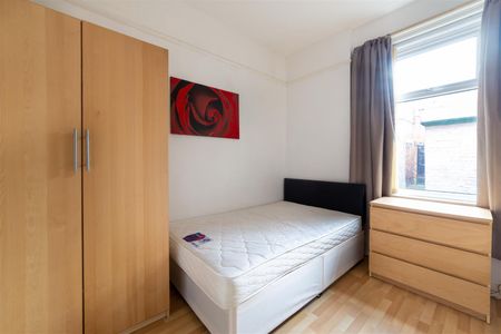 2 bed flat to rent in Warton Terrace, Newcastle Upon Tyne, NE6 - Photo 3