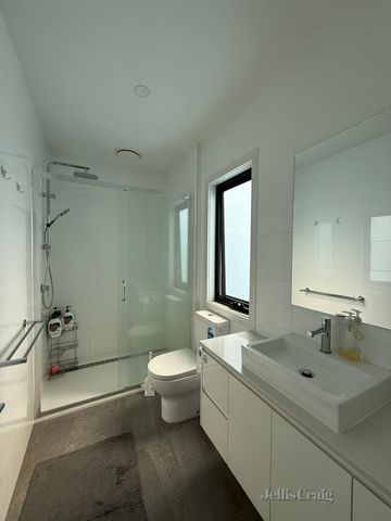 4/4 McComas Street, Reservoir VIC 3073 - Townhouse For Rent | Domain - Photo 4