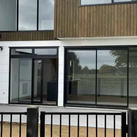 Stylish Townhouse living - Photo 1