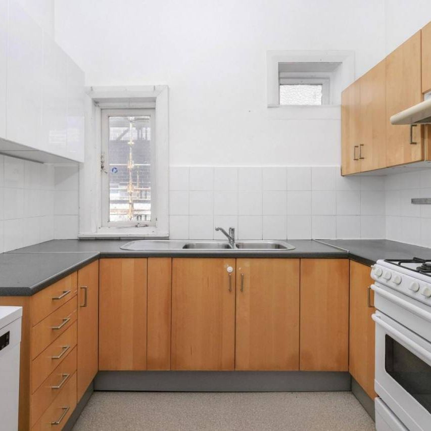 Quality Renovated 3 Bedroom Family Home ~ Quiet Location - Photo 1