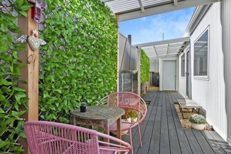 Modern Family Home Located in Popular Ballarat North - Photo 4