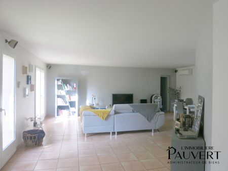 MAISON T4 DE PLAIN PIED DE 128M2 AVEC GARAGE , JARDIN ET PISCINE. - Photo 2