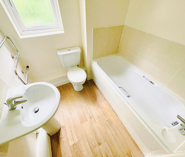 Clos Gwaith Dur, Ebbw Vale, Blaenau Gwent - Photo 4
