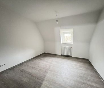 sanierte 2,5-Zimmer-Dachgeschosswohnung in ruhiger Lage - Foto 5