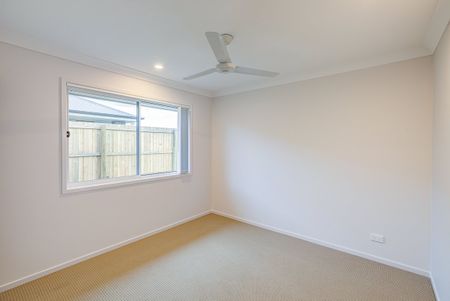 Brand-New Family Home in Park Lane Reserve! - Photo 5