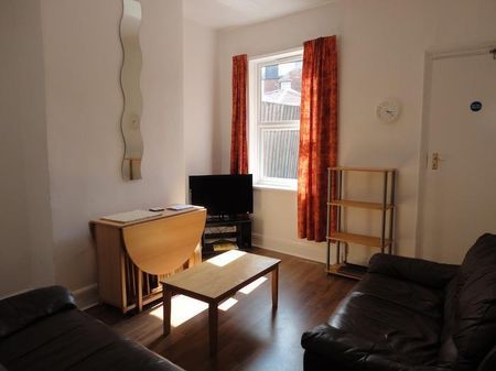 4 bedroom house to rent - Photo 2