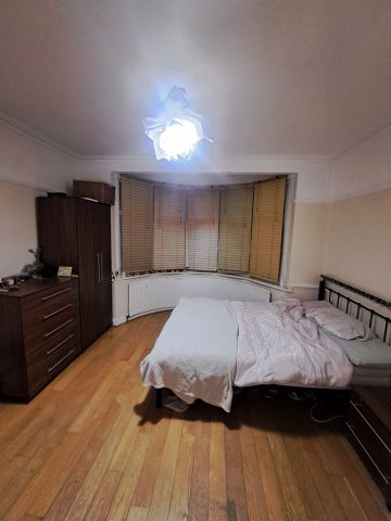 Room in a Shared House, Pymmes Green Road, N11 - Photo 5