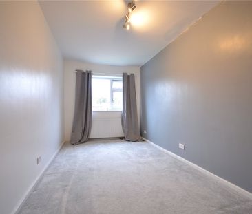 Queens Drive, Heaton Moor, Stockport, SK4 3JW - Photo 2