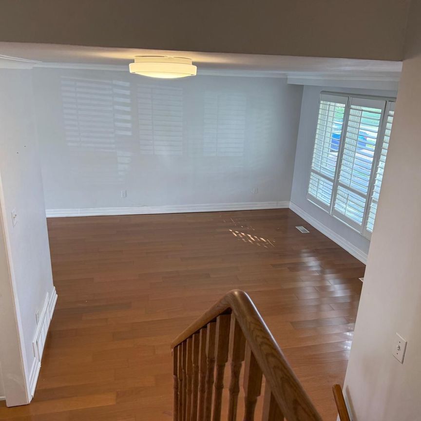 For Lease - 1377 Sheldon Avenue, Oakville, Ontario - Photo 1