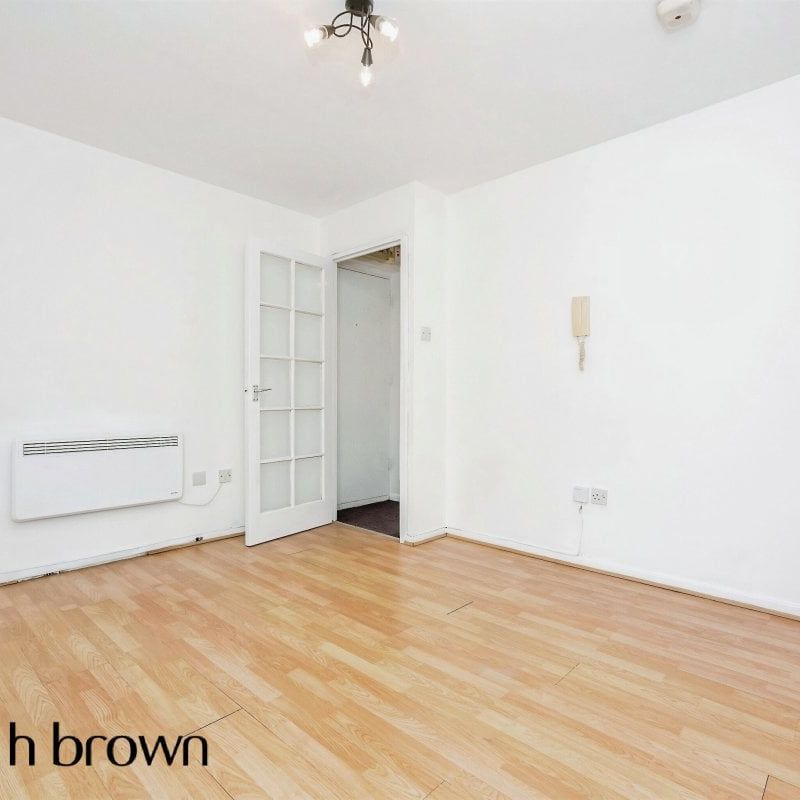 Lewes Close - Photo 1