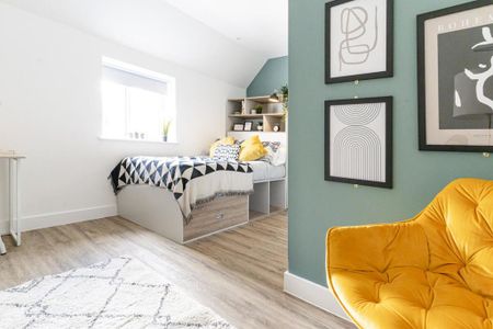 1 bedroom in a house share to rent - Photo 2