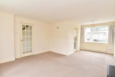3 bedroom end of terrace house to rent - Photo 2