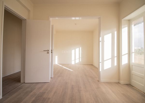 Apartamento T3 remodelado na Relvinha, Coimbra