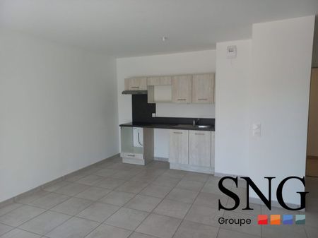 T3 AVEC TERRASSE ET 2 PARKINGS - Photo 4