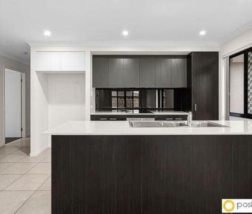 Modern Family home in popular North Harbour Estate! - Photo 3