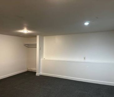 1 Bedroom Spacious Basement Suite - Photo 3