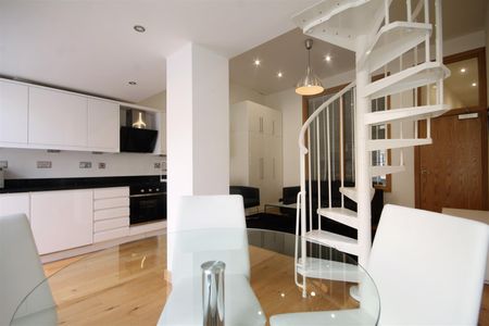 Murton House, Newcastle Upon Tyne - Photo 3