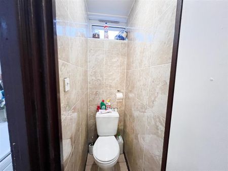 3 bedroom maisonette to rent - Photo 4