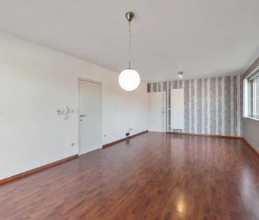 Lichtrijk 2-slaapkamerappartement met 2 terrassen + autostaanplaats... - Photo 2