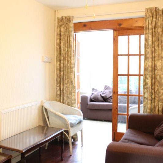 Pond Meadow, Guildford, Surrey, GU2 8LE - Photo 1