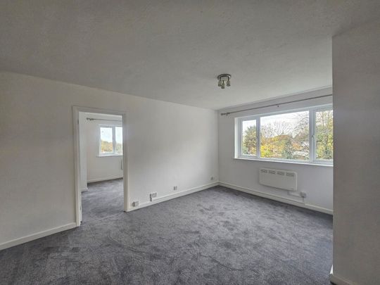 Runnymede Court, Southampton, West End - Photo 1