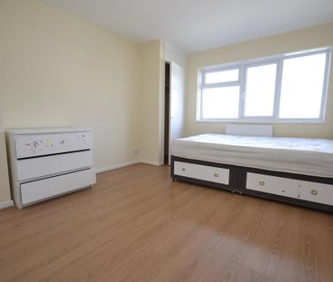 3 bedroom maisonette to rent - Photo 3