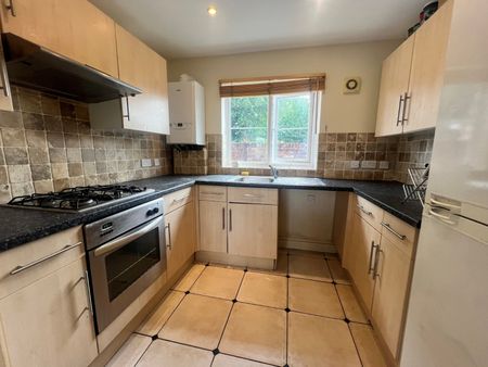 2 bedroom maisonette to rent - Photo 4
