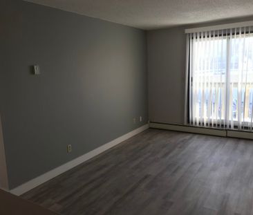 Green Briar North – 2 Bedroom - Photo 2