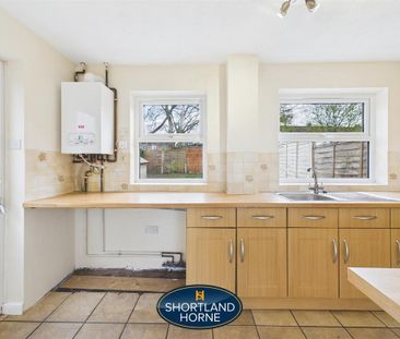 2 bedroom semi-detached house to rent - Photo 3