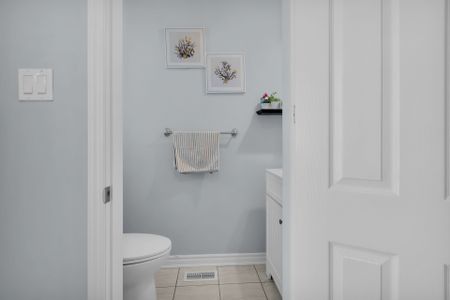 For Lease - 940 Dice ( Upper Level ) Way, Milton, Ontario - Photo 5