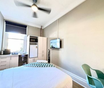 Room for Rent in the Heart of Oxford Street - Photo 1