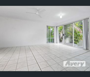 Spacious Family Living in the Heart of Rathmines - Photo 2