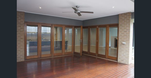 Open plan living in this big family home - Photo 1