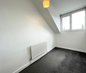 3 bedroom end of terrace house to rent - Photo 1