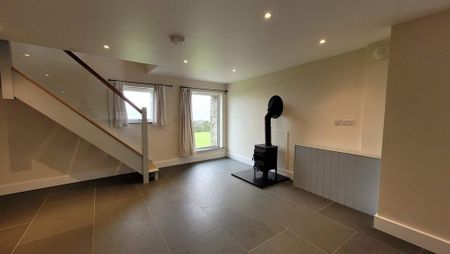 3 bedroom detached house to rent - Photo 3