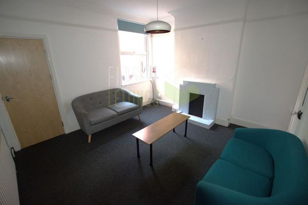 4 bedroom terraced house to rent - Photo 1