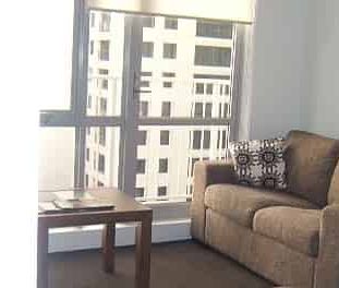 Stylish Central Apartment with Balconies - Photo 5