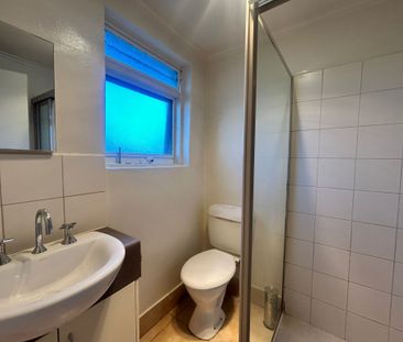 4/3 Kokaribb Rd, Carnegie VIC 3163 - Apartment For Rent | Domain - Photo 2