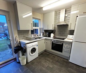 21 Princess Marys Road , Addlestone - 2 bedrooms Property for letti... - Photo 3