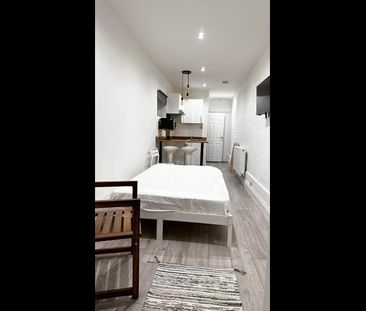 Studio Flat, Woodland Terrace, SE7 - Photo 2